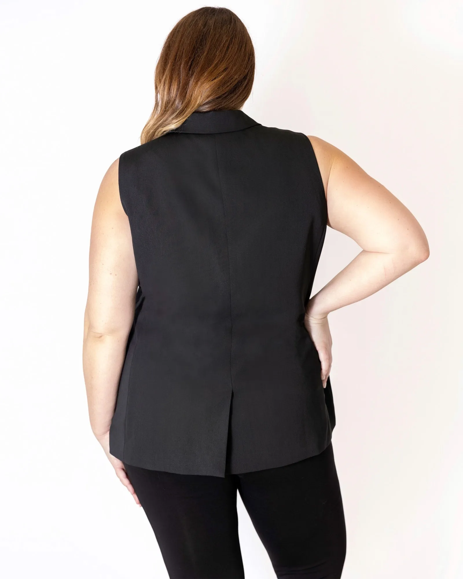 Crepe Buttoned Vest | Black