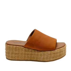 Free People Women's Harbor Raffia Flatform in Tan