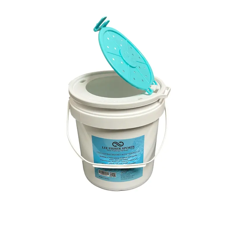 1-Gallon White Bait Bucket With Ventilated Lid 1