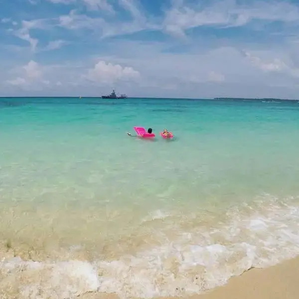 Mambo Playa Blanca Day Trip: Upscale Beach Club Access In Barú 1