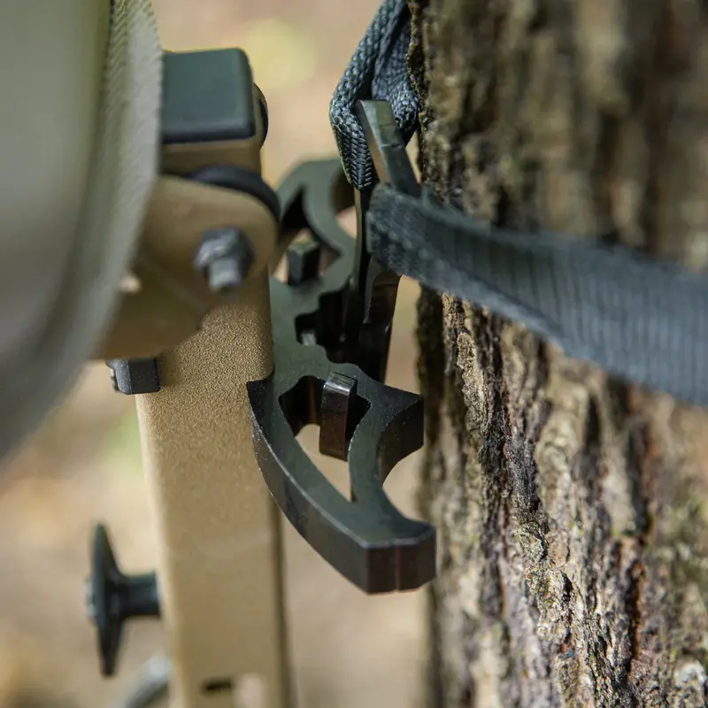 Novix E-Z Hang Adjustable Hook Hanger 1
