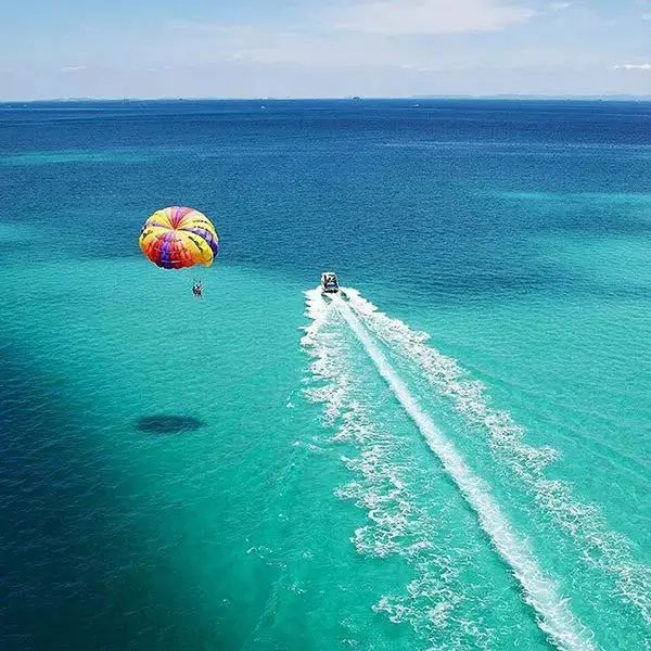 San Andrés Parasailing Adventure: Soar Over The Turquoise Sea Of Seven Colors 1